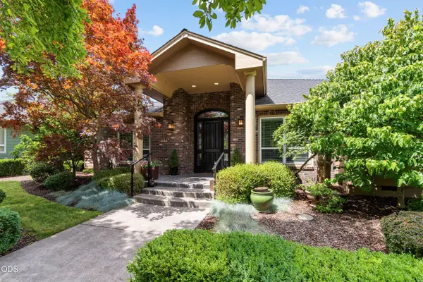 935 Sandoz Street, Central Point, OR 97502