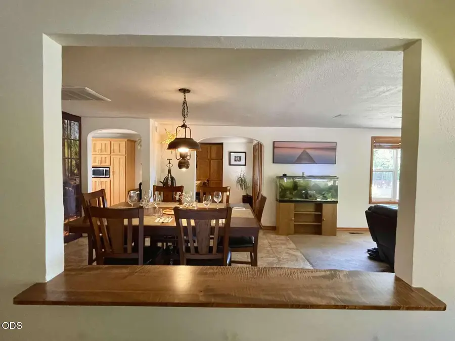 6085 Adams Road, Talent, OR 97540 - #2