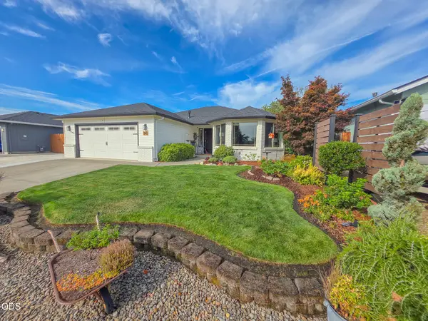 262 Summer Glen Way, Central Point, OR 97502