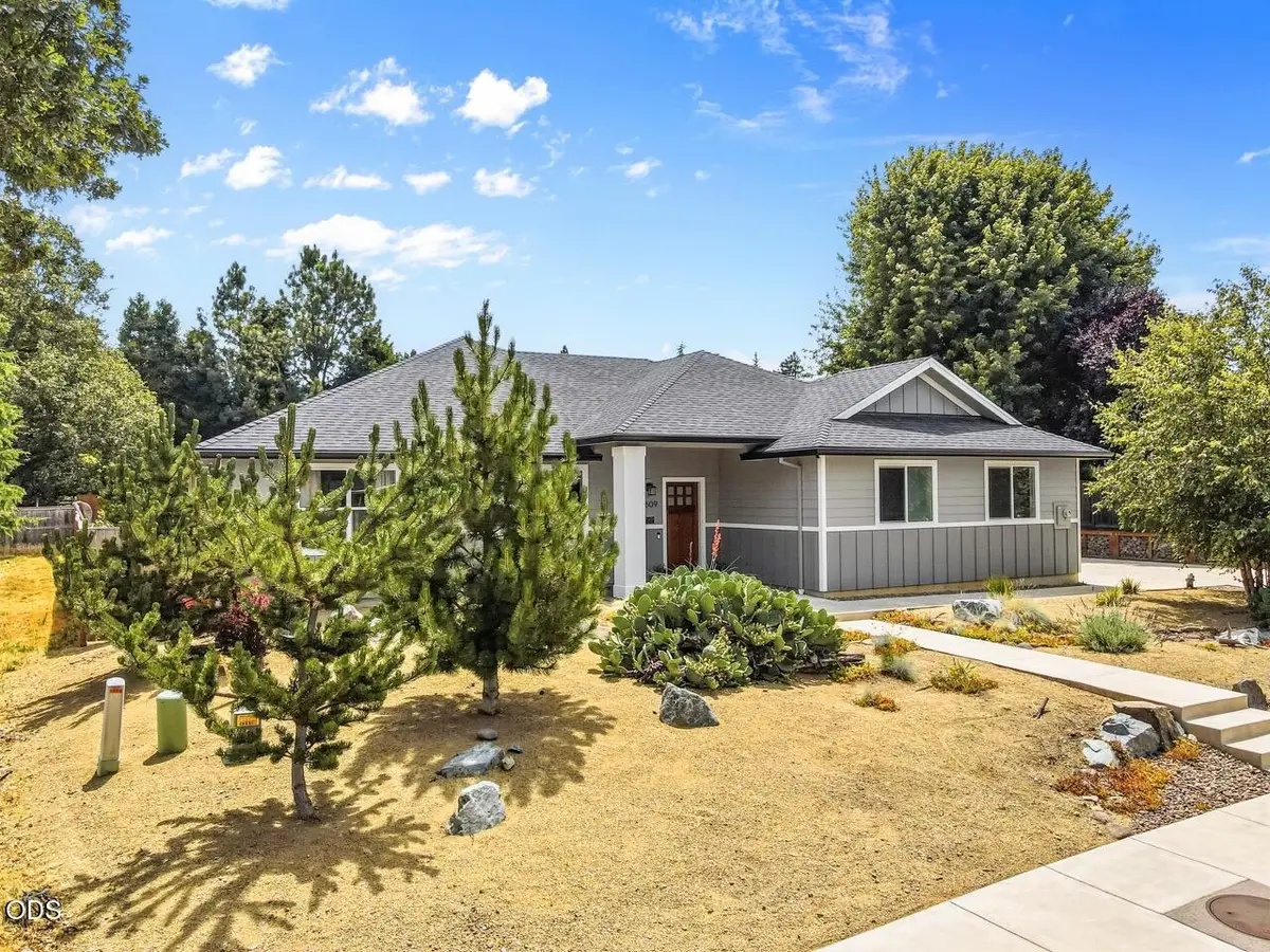 1609 Pacific Lane, Phoenix, OR 97535 - #1