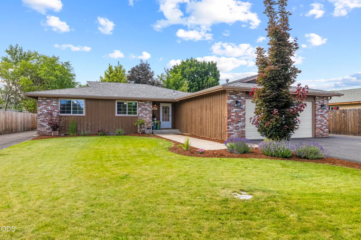 5444 Brentwood Drive, Klamath Falls, OR 97603 - #1