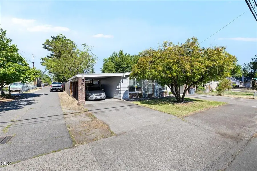 43 N Columbus, Medford, OR 97501 - #2
