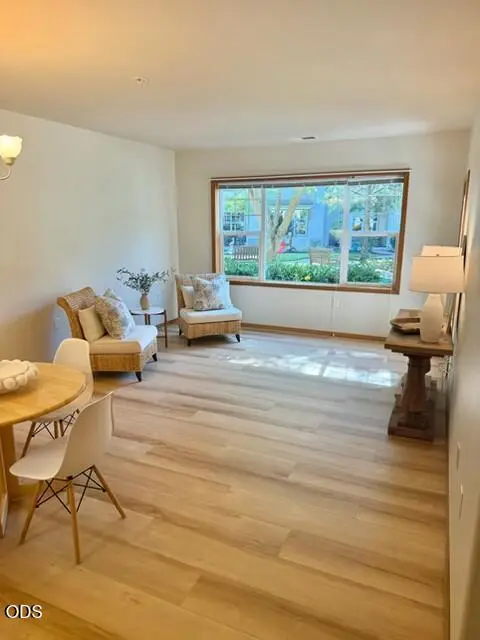 952 Golden Aspen Place, Ashland, OR 97520