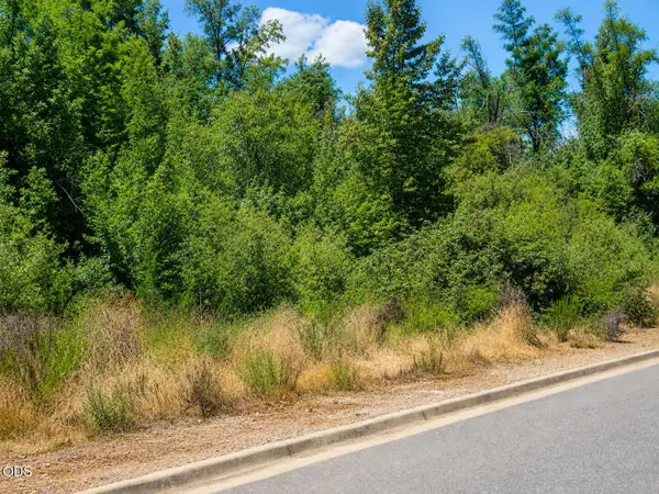 1294 Golf Club Drive, Cave Junction, OR 97523