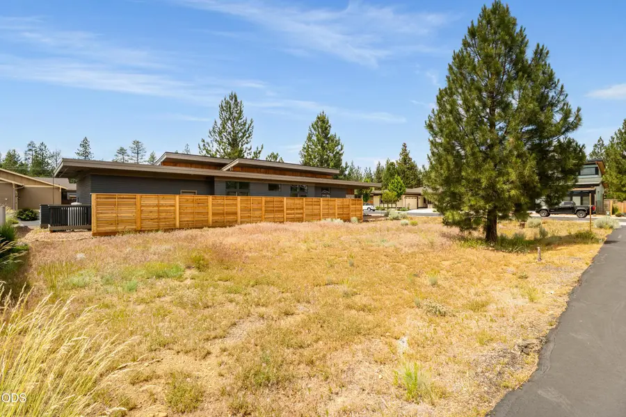 283 W Heising Drive, Sisters, OR 97759 - #2