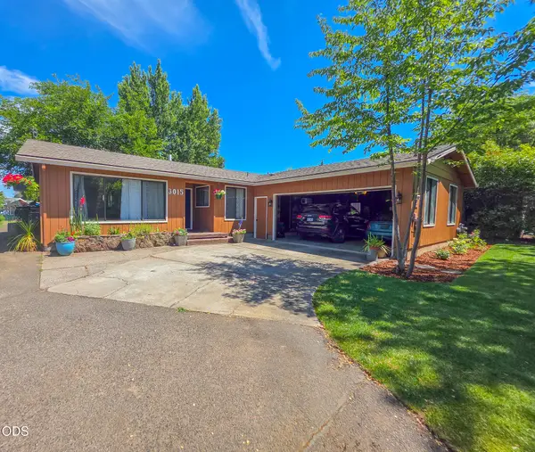 3015 Lone Pine Road, Medford, OR 97504