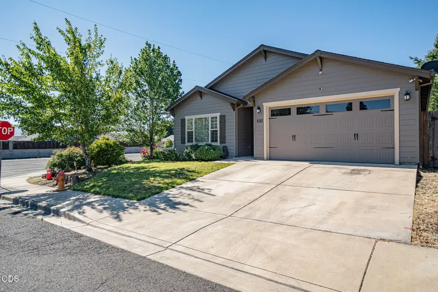 1311 Swayze Lane, Medford, OR 97501 - #3