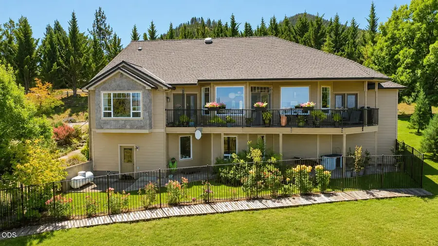 651 Holton Road, Talent, OR 97540 - #2
