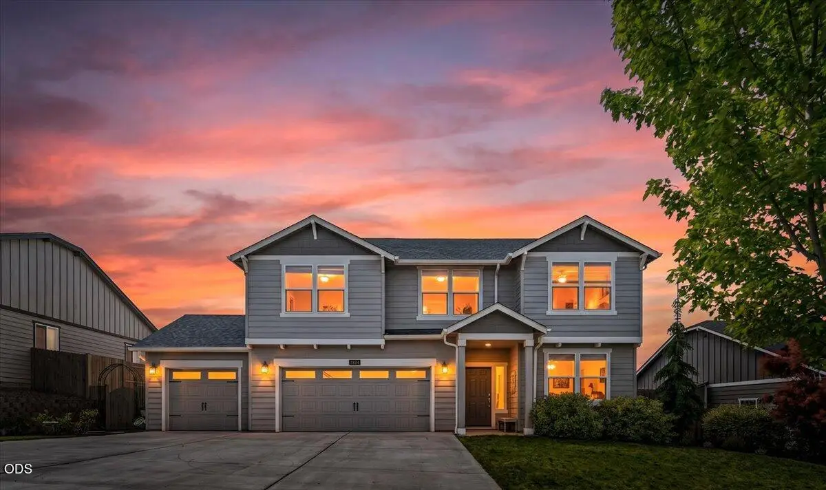4594 SW Volcano View Way, Redmond, OR 97756 - #1