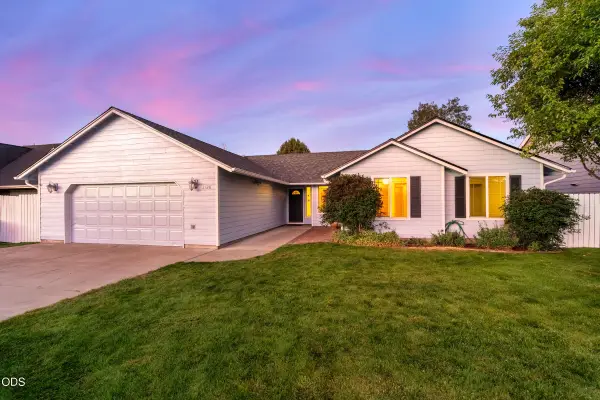 1128 SW Rimrock Way, Redmond, OR 97756