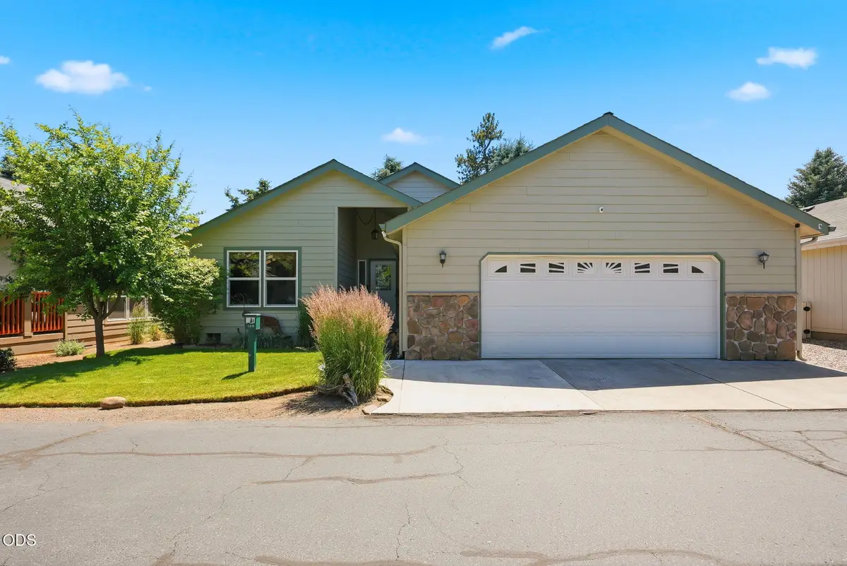 129 N Wheeler Loop, Sisters, OR 97759 - #1