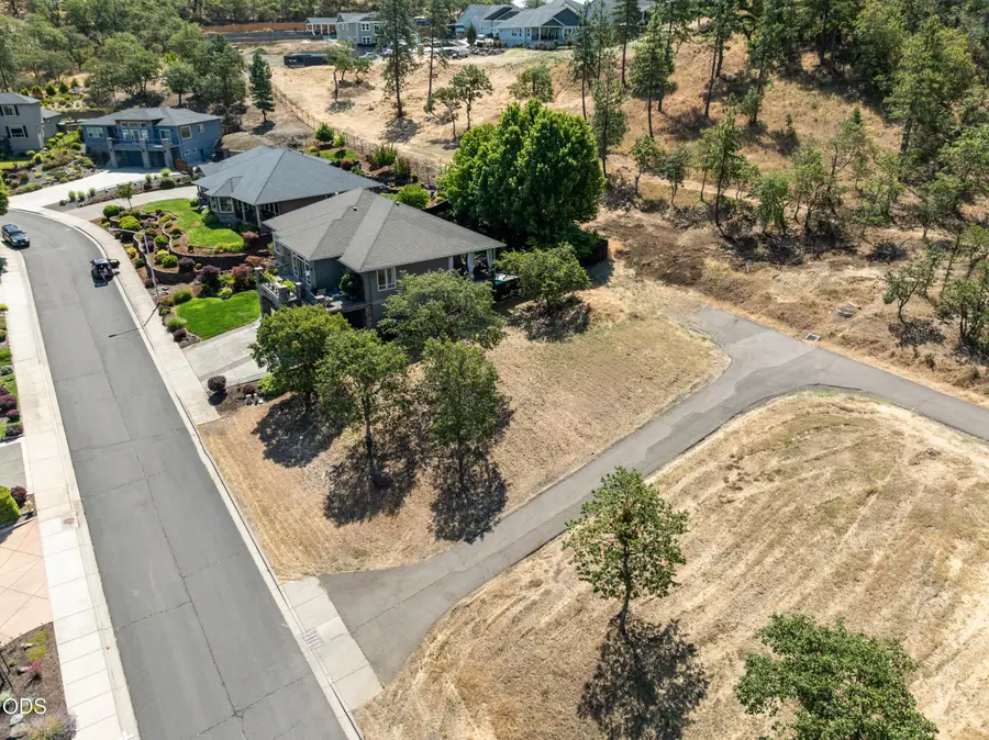 1330 Poppy Ridge Drive, Eagle Point, OR 97524 - #2
