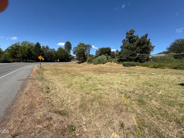 100 E Wards Creek Road #TL900, Rogue River, OR 97537
