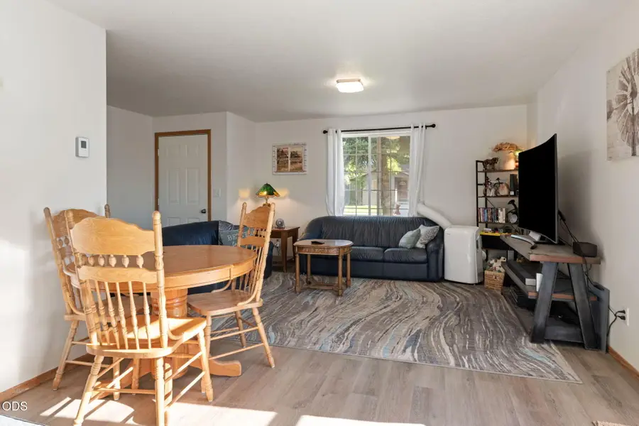 2716 -2718 Sw Umatilla Avenue, Redmond, OR 97756 - #2