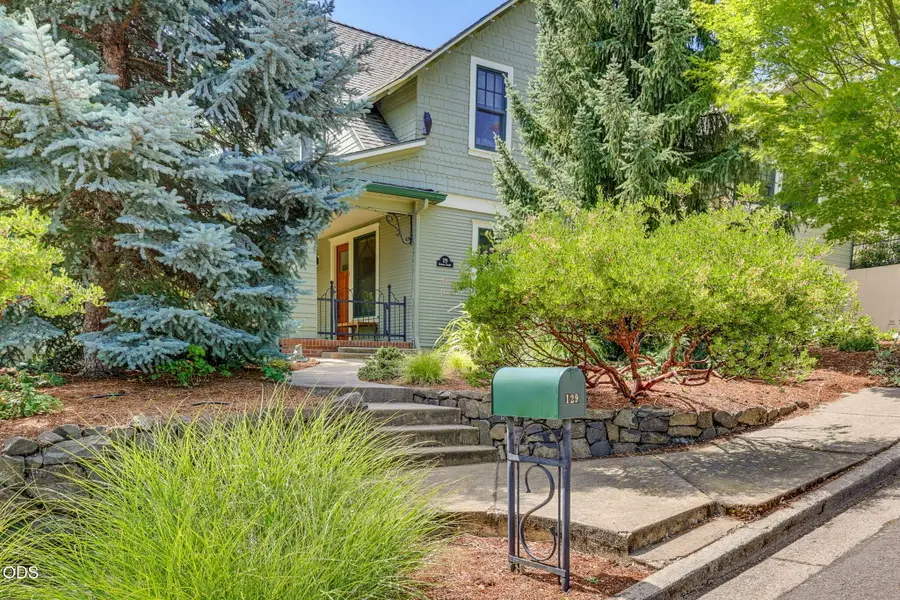 129 Almond Street, Ashland, OR 97520 - #3