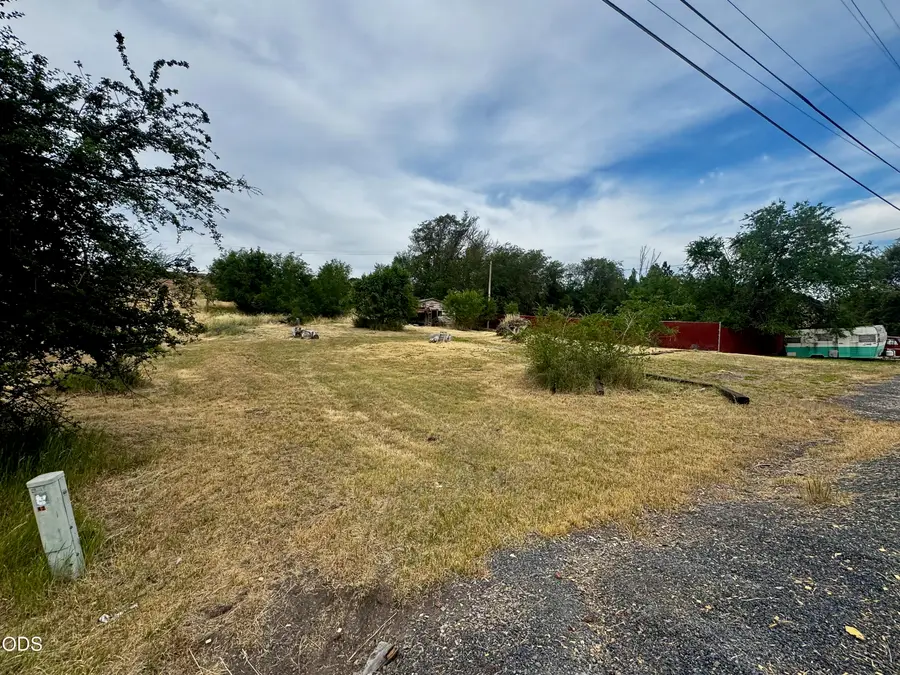 3710 Lakeport Boulevard, Klamath Falls, OR 97601 - #2