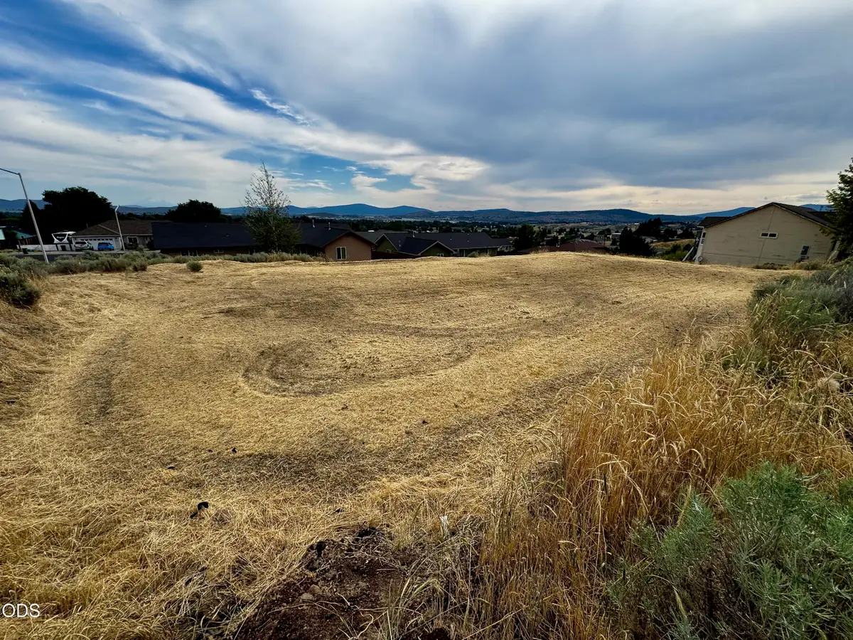 866 Westview Drive, Klamath Falls, OR 97603 - #1