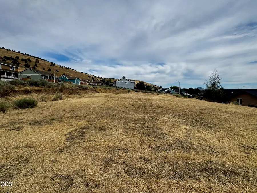 866 Westview Drive, Klamath Falls, OR 97603 - #3