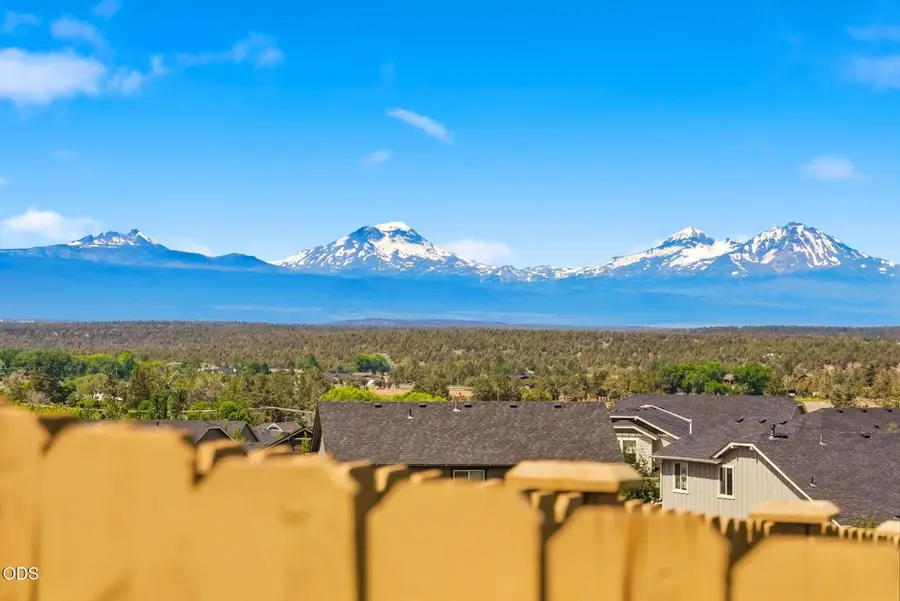 4466 SW Umatilla Avenue, Redmond, OR 97756 - #2