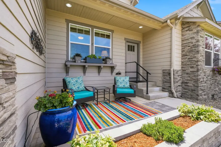 4466 SW Umatilla Avenue, Redmond, OR 97756 - #3