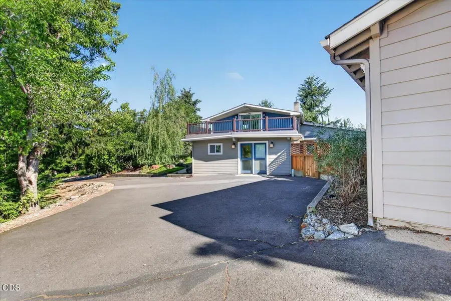 3415 Calle Vista Drive, Medford, OR 97504 - #2