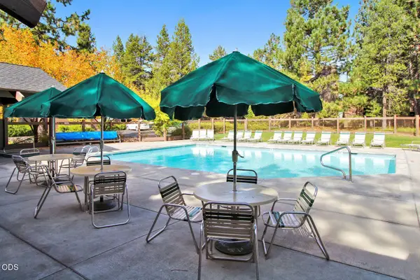 57340 Beaver Ridge Loop #17, Sunriver, OR 97707