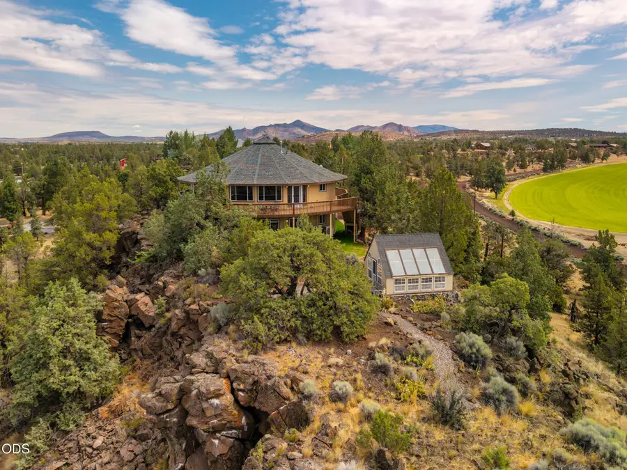5365 NW Zamia Avenue, Redmond, OR 97756 - #2