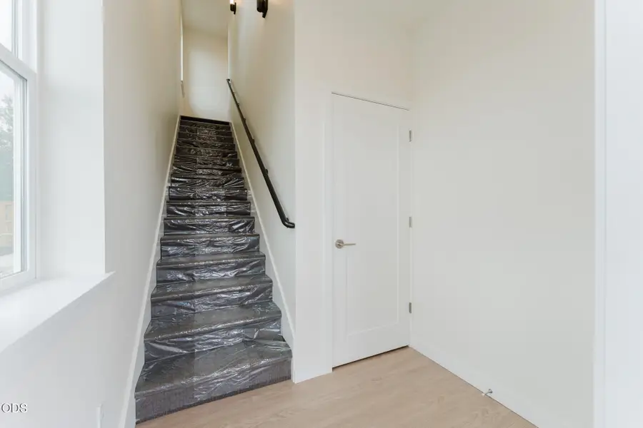 189 NW 17th Street #200, Redmond, OR 97756 - #3