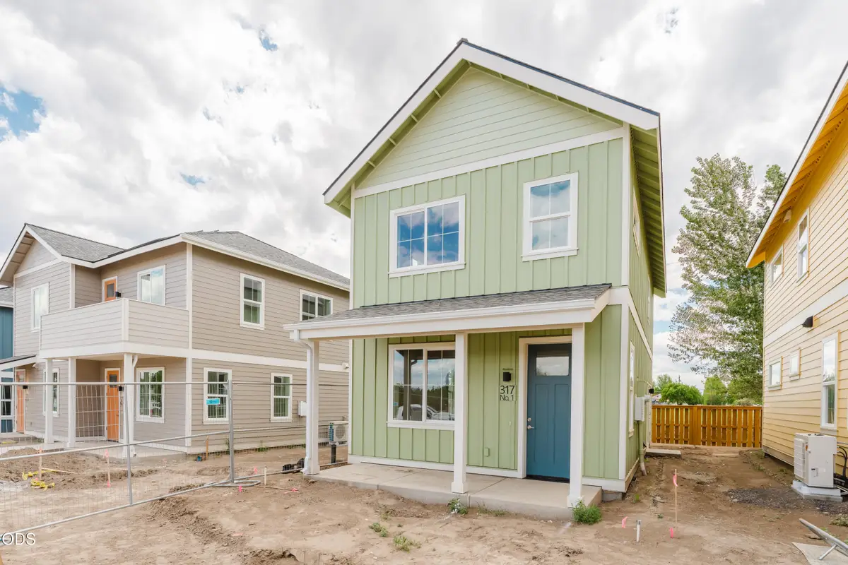 317 NW 17th Street #9, Redmond, OR 97756 - #1