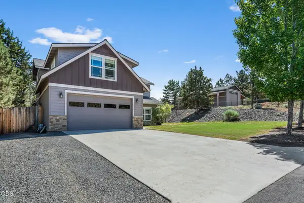 2850 SW 33rd Street, Redmond, OR 97756