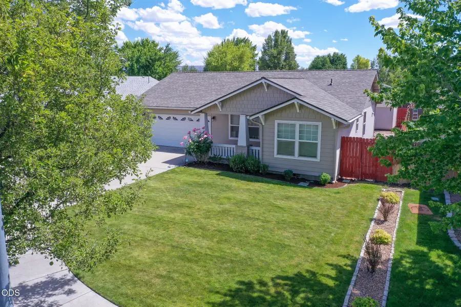 758 NE Sandstone Court, Prineville, OR 97754 - #3