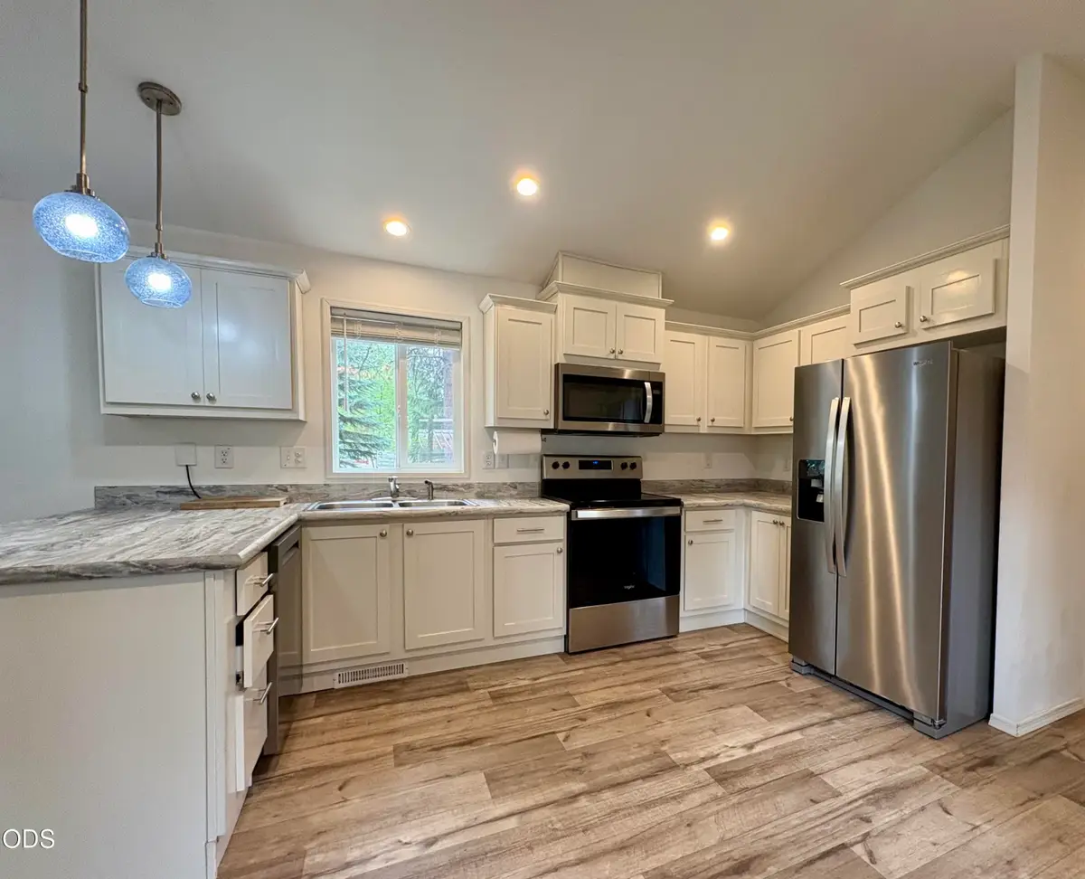 61060 Kings Lane #115, Bend, OR 97702 - #1