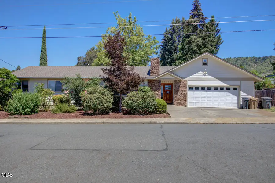 1012 NE Hefley Street, Grants Pass, OR 97526 - #2