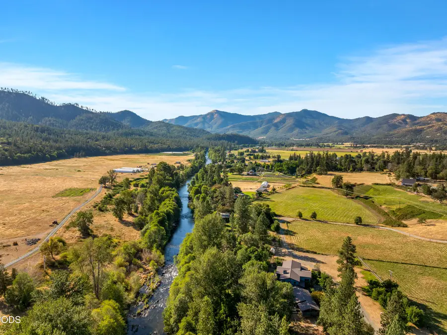 2076 Upper Applegate Road, Jacksonville, OR 97530 - #2