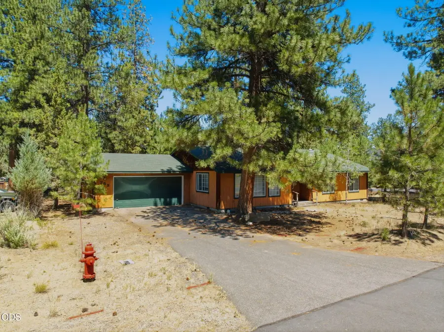 752 E Tyler Avenue, Sisters, OR 97759 - #2