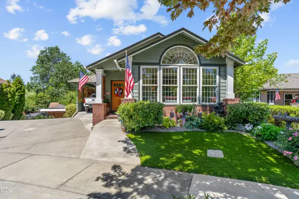830 SW Bryn Court, Grants Pass, OR 97527