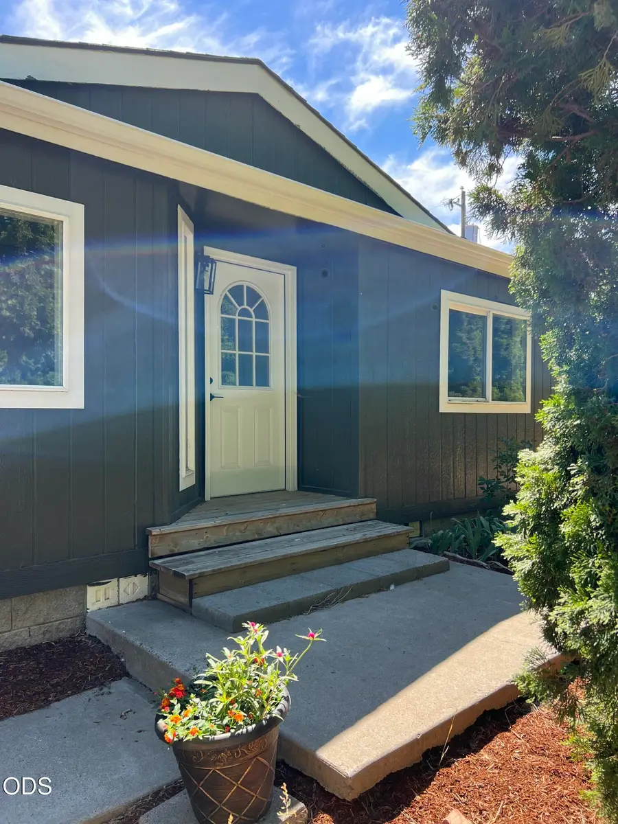 424 4th Street, Metolius, OR 97741 - #2