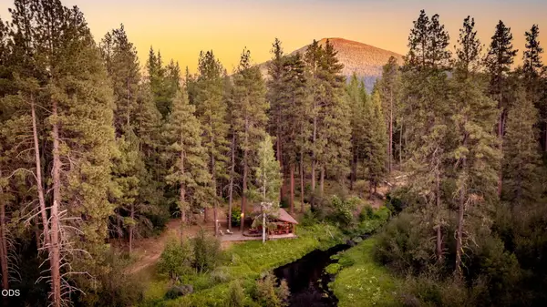 13101 SW Blakley Lane, Camp Sherman, OR 97730