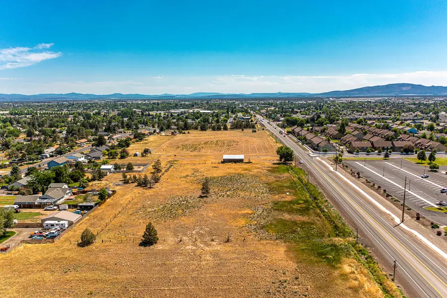 3131 SW Highland Avenue, Redmond, OR 97756 - #2