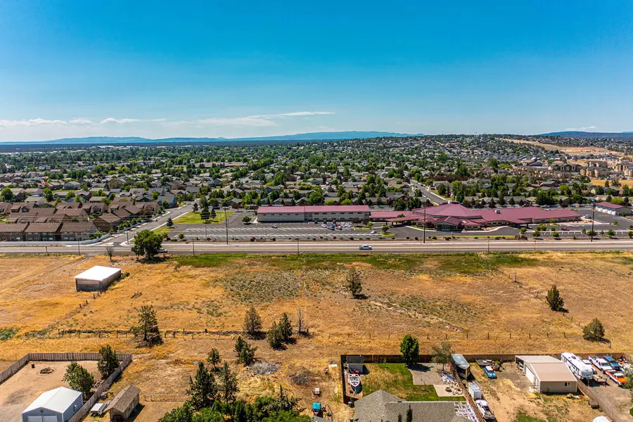 3131 SW Highland Avenue, Redmond, OR 97756 - #3