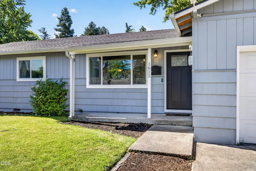 1612 Johnson Street, Medford, OR 97504 - #3