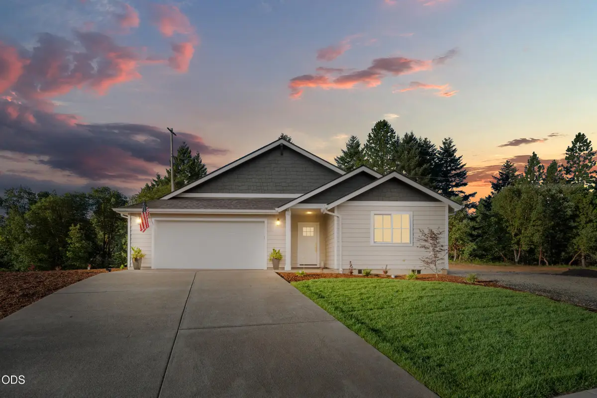 1107 Cascade Loop, Cave Junction, OR 97523 - #1