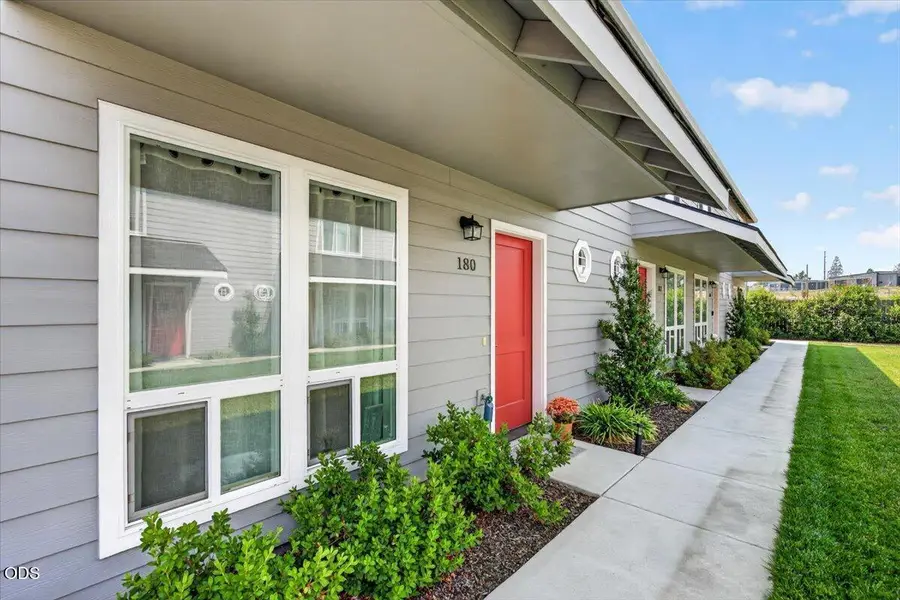180 Northridge Terrace, Medford, OR 97501 - #3