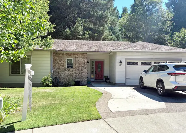 361 Noah's Way, Cave Junction, OR 97523