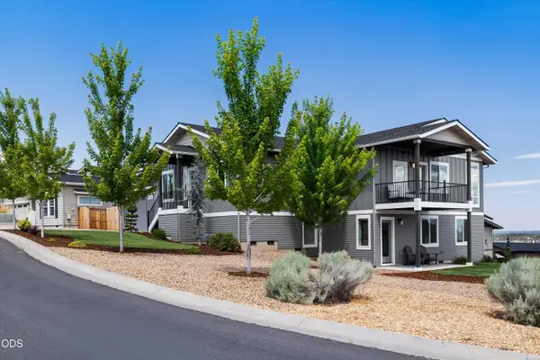 3525 SW Hillcrest Court, Redmond, OR 97756