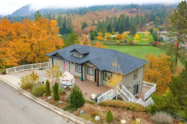 1550 Panoramic Loop, Grants Pass, OR 97527
