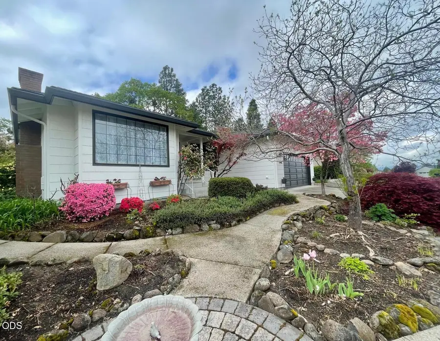 2446 Heritage Way, Medford, OR 97504 - #3