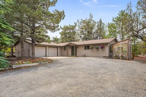 64699 Mcgrath Road, Bend, OR 97701