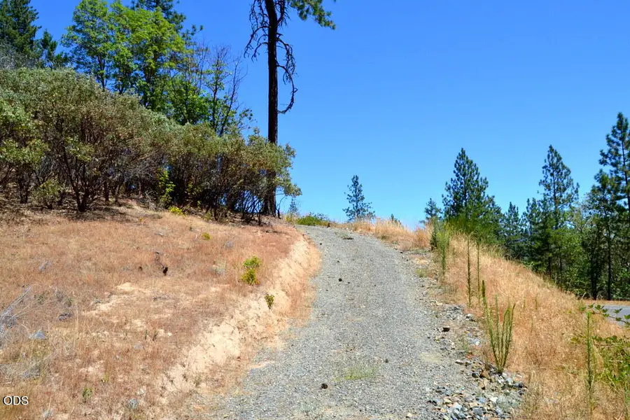 2030 Sylvan Drive, Grants Pass, OR 97527 - #2