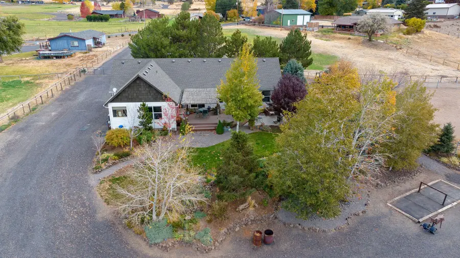 998 NE Brown Drive, Madras, OR 97741 - #2
